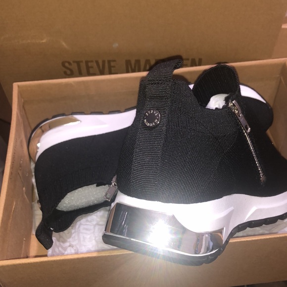 steve madden fly knit